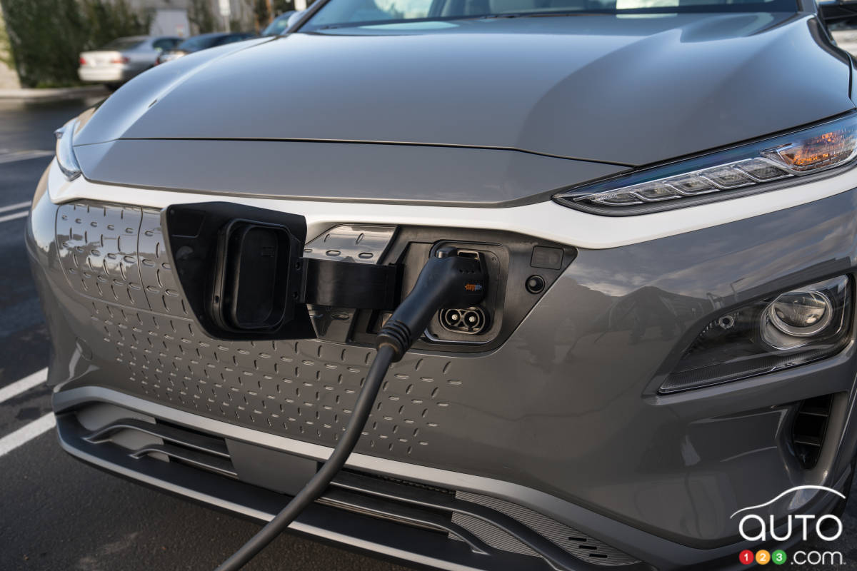 How to charge hyundai kona deals electric